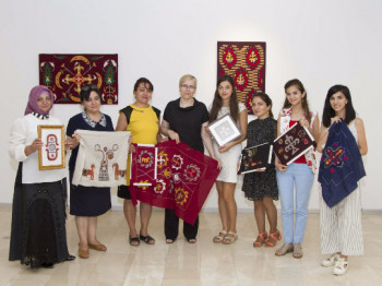 Awarding ceremony of the participants took part at the lectures and  master classes on Dargin Kaitag embroidery