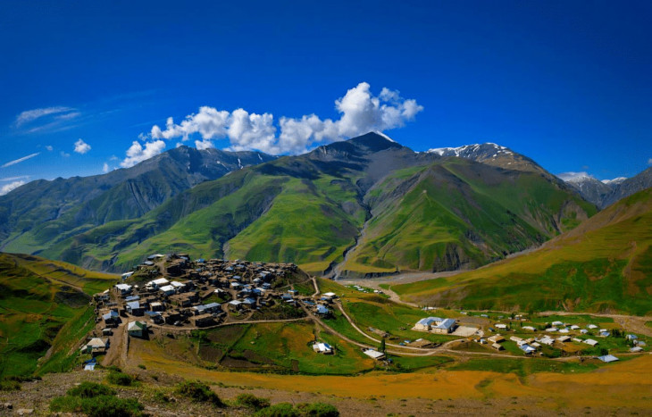 Khinalig village and surrounding summer pastures (yaylaqs)