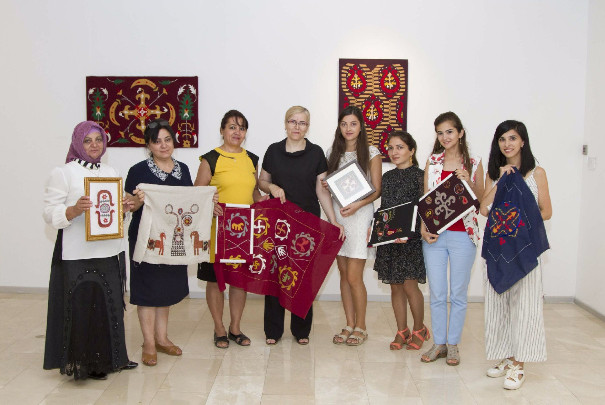 Awarding ceremony of the participants took part at the lectures and  master classes on Dargin Kaitag embroidery