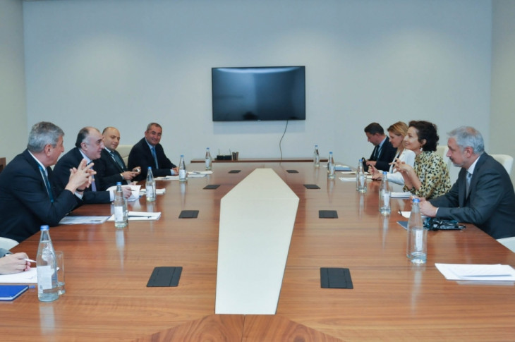 Azerbaijani FM meets with UNESCO Director-General
